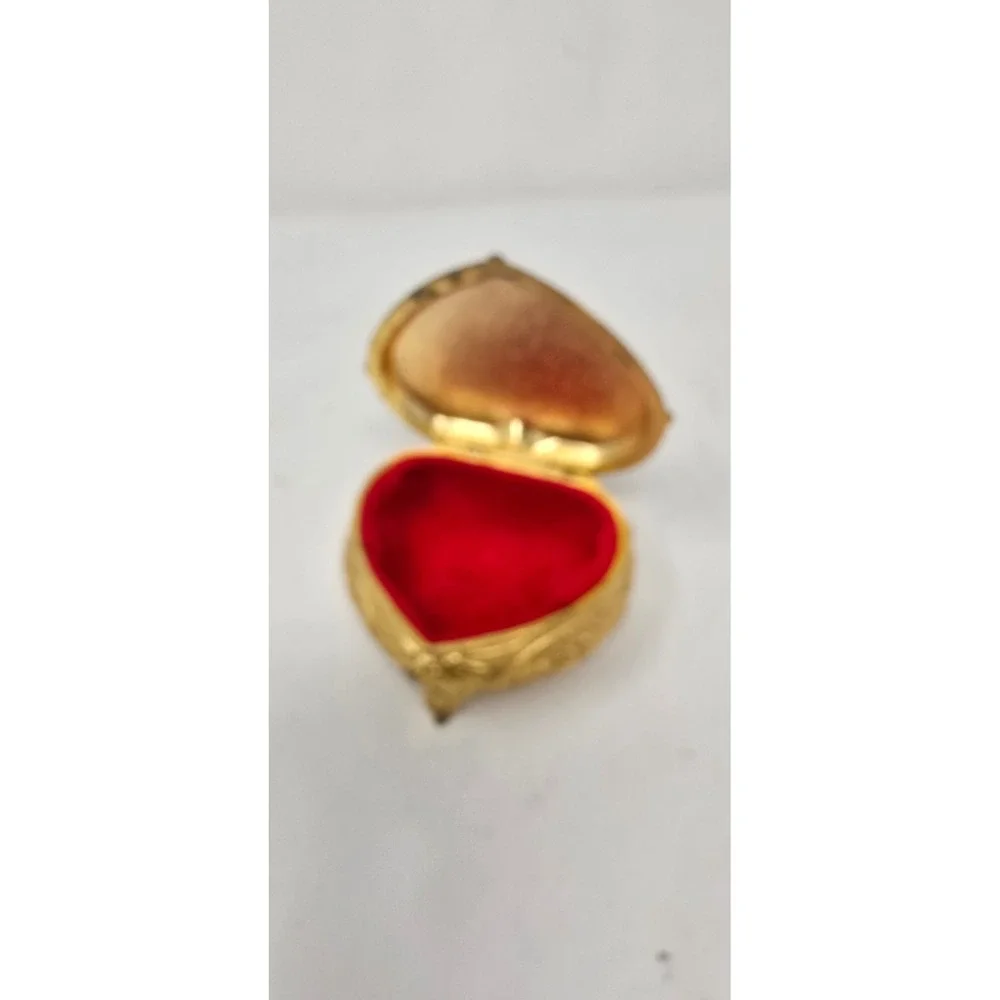 Vtg brass hinged jewelry box ceramic top velvet‎ Victorian Japan Holly Hobbie